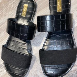Black boutique crocodile Sandals